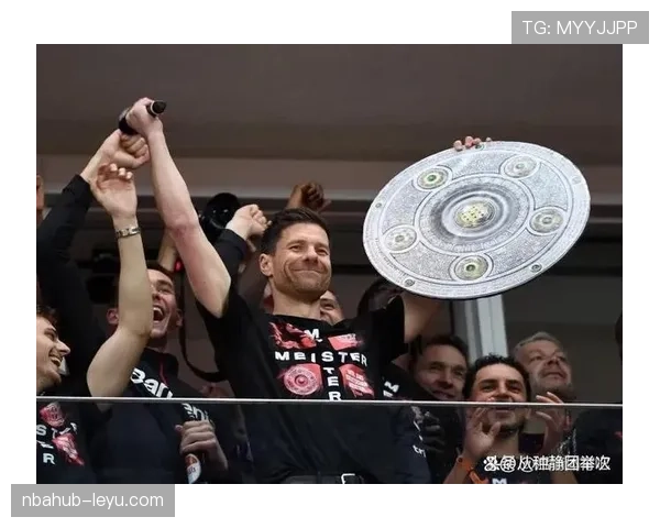 阿隆索长传助攻导演戏剧性逆转,惊艳表现引爆热议 阿隆索长传助攻导演戏剧性逆转,惊艳表现引爆热议