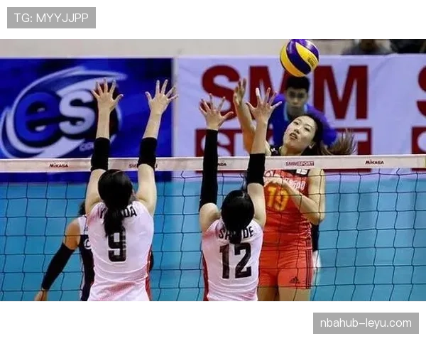 瑞典队新赛季黄蓝战袍亮相,球迷热盼团结拼搏再创佳绩 瑞典队新赛季黄蓝战袍亮相,球迷热盼团结拼搏再创佳绩